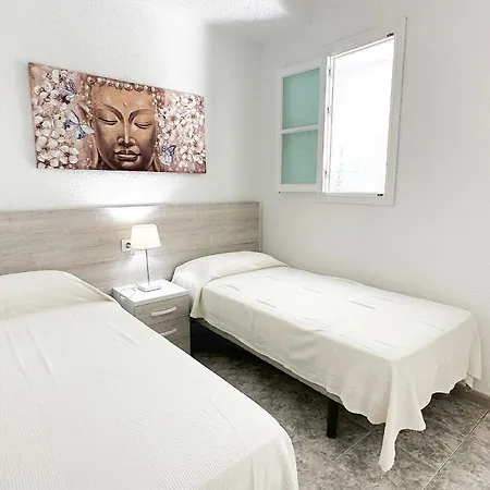 Skol 131 - At Skol Building In Centre With Sea Views. 아파트